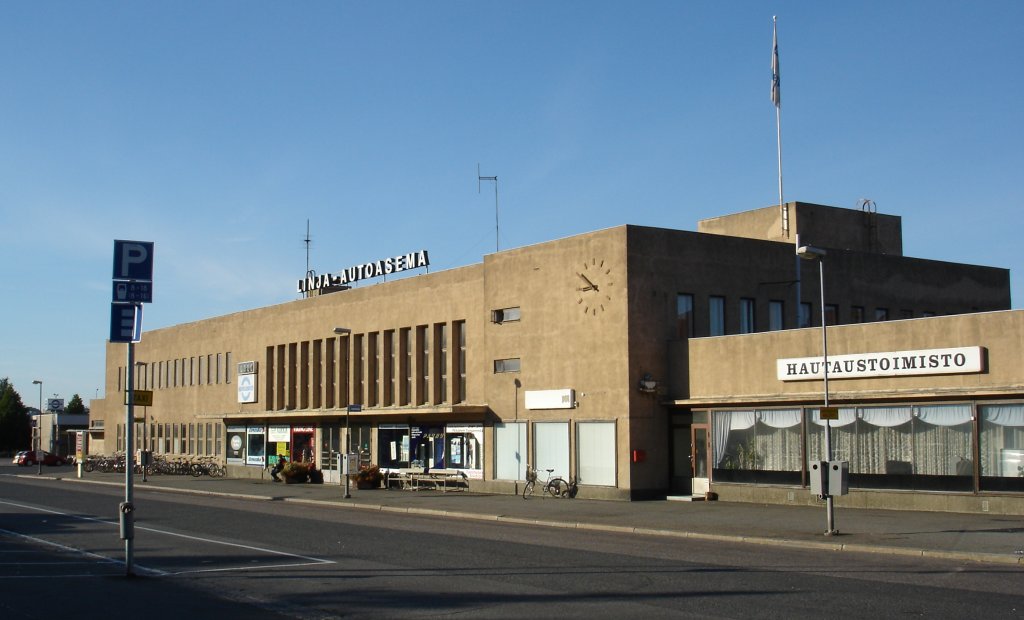 Tampere_linja_bus_station_outside