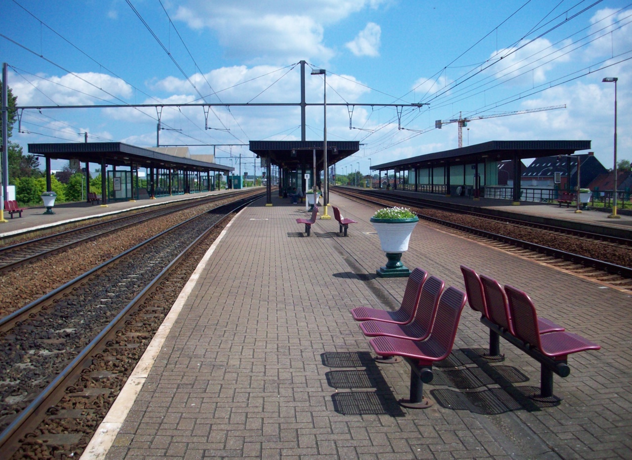 Oudenaarde_gebouw_oud_station_platforms