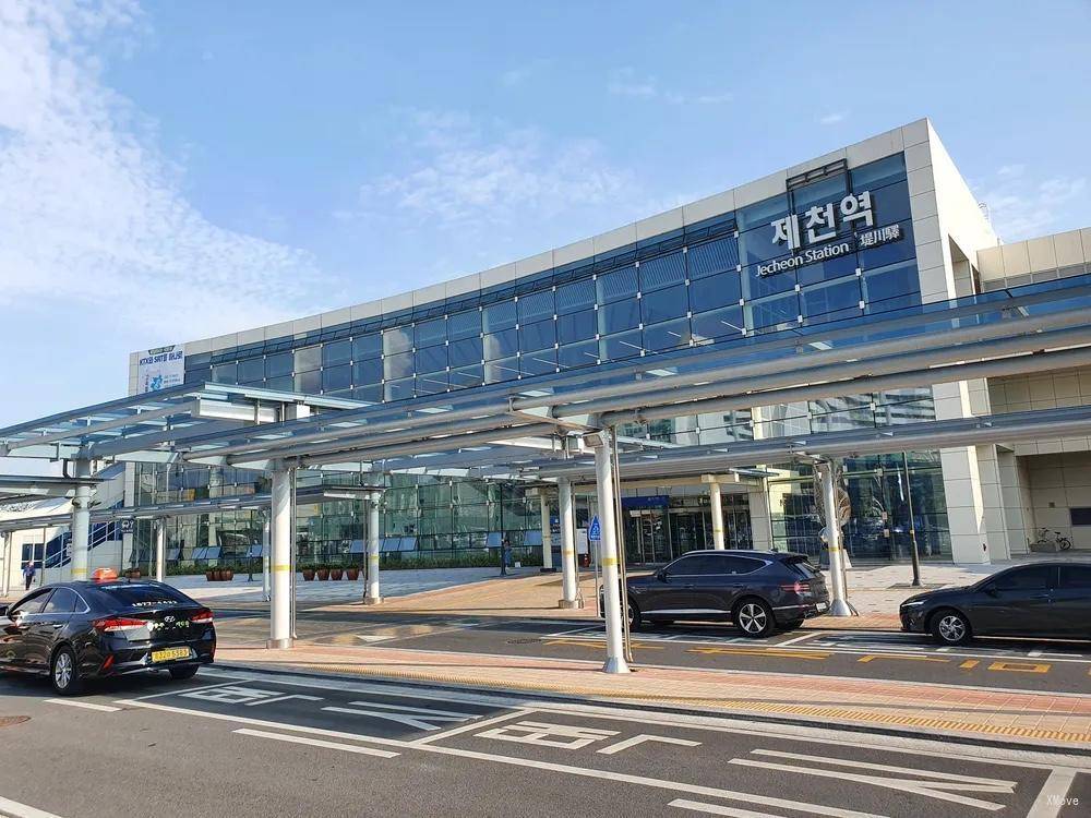 station building photo