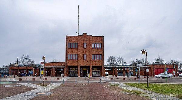 station building photo