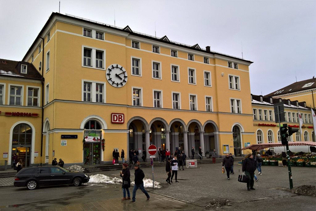 Regensburg_hbf_entrance